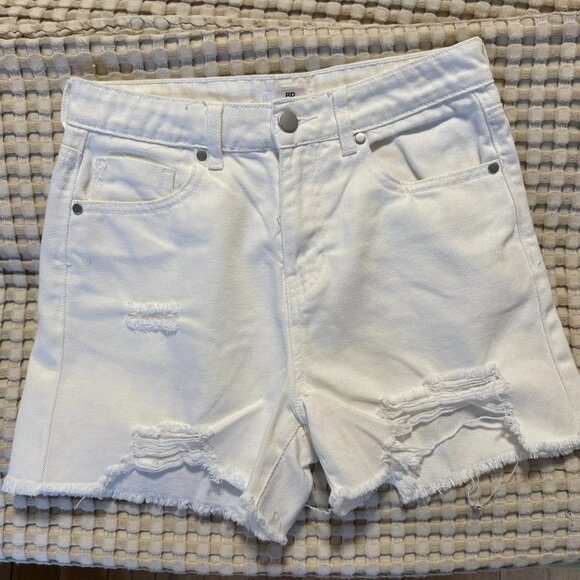 BP High-Rise Distressed White Jean Shorts - Picture 3 of 6